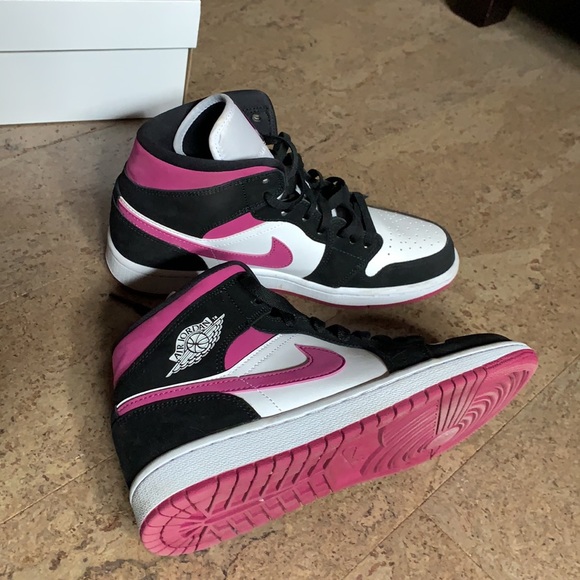 Women’s Jordan 1 Mid Black and Pink - Picture 2 of 4